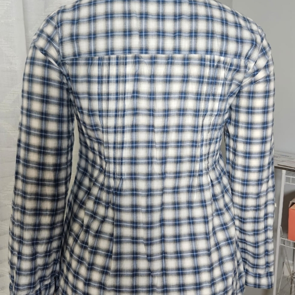 Gloria Vanderbilt Blue and White 3/4 Sleeve Button Down Shirt - Picture 7 of 7